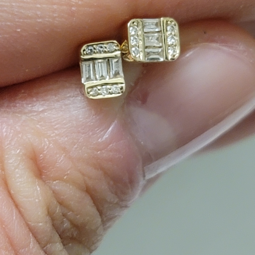 14k Gold Rectangular Diamond Earrings - image 6